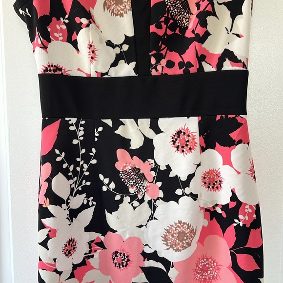 New York and Company pink floral dress size 2 black ivory - Picture 3 of 8